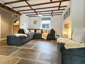 Living area - 3 bedroom accommodation in Briggswath, near Whitby (Briggswath, near Whitby)