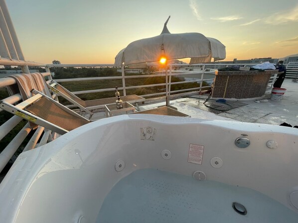 مغطس سبا خارجي