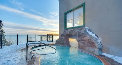 Pool Access: North Shore Gem Near Beaches & Trails