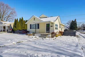 Exterior - Clawson Home w/ Garage: Walk to Stores & Dining (Clawson)