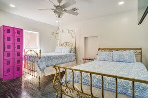 3 habitaciones, tabla de planchar con plancha, internet y ropa de cama 