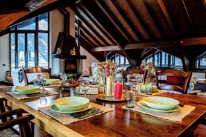 Dúplex de lujo, vista a la montaña | Área de sala de estar