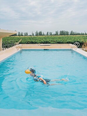 Seasonal outdoor pool - LOSTVILLA Xiaduolan Winery Yinchuan (Yinchuan)