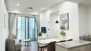 Apartemen, balkon, pemandangan kota | Area keluarga