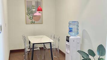 Apartemen, balkon, pemandangan kota | Area keluarga