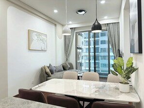 Apartment, Balcony, City View | Private kitchen - Vinhomes Ocean Park 1 Gia Lâm Apartment (Hanoi)