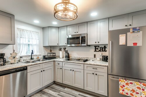 3 Mi to Historic Dtwn Waycross: Pet-Friendly Home