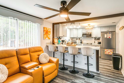 3 Mi to Historic Dtwn Waycross: Pet-Friendly Home