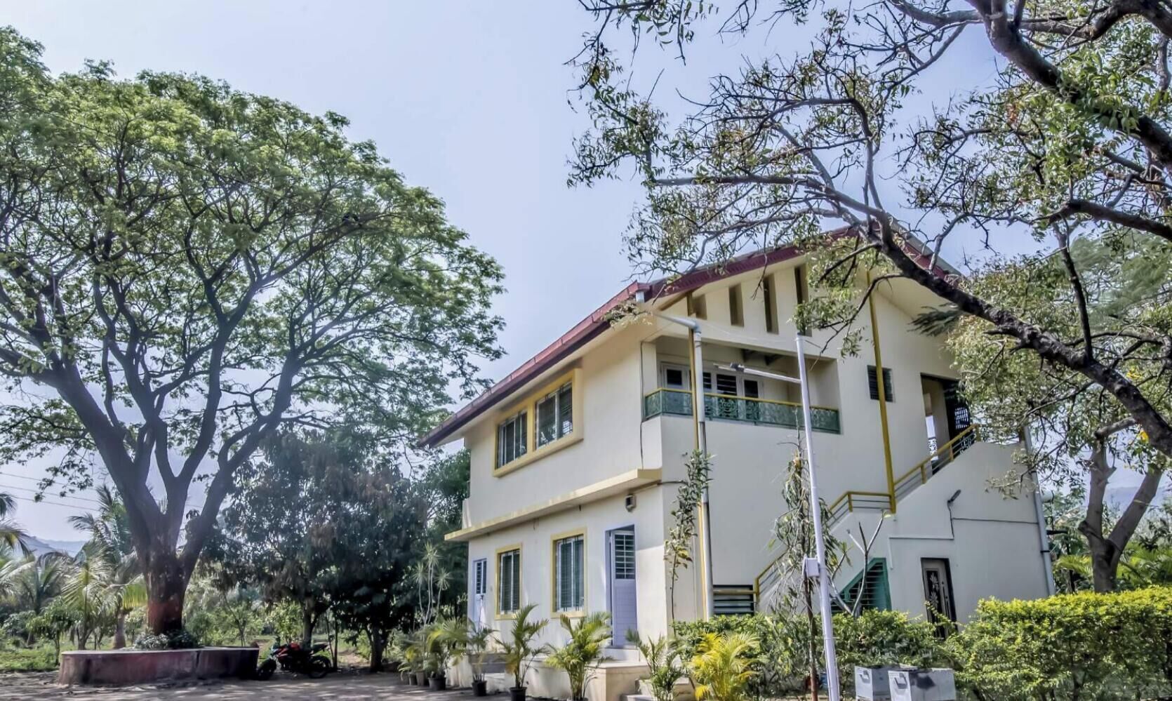 ด้านหน้าที่พัก