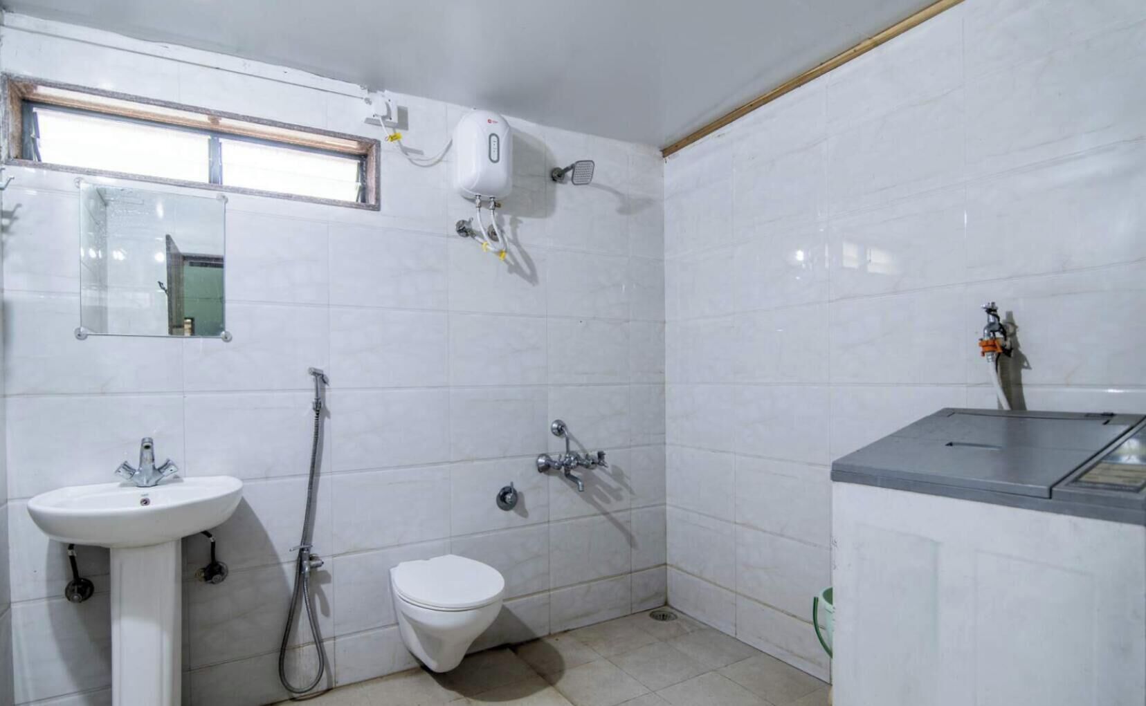 ห้องดีลักซ์ดับเบิล, วิวสวน | ห้องน้ำ | ผ้าเช็ดตัว, สบู่, ยาสระผม, กระดาษชำระ