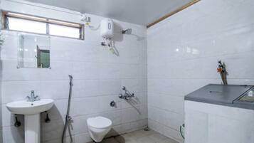 Green Living Farm House. | Bathroom | Towels, soap, shampoo, toilet paper