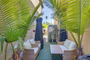 Property grounds - Home Theater System & Gazebo: Los Angeles Getaway! (San Fernando)