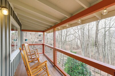 Quiet Family Cabin in Balsam: Hike, Ski, Explore