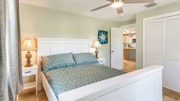 Tabla de planchar con plancha, Internet, ropa de cama