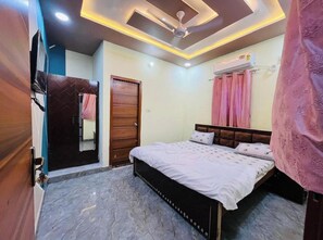 Classic Double or Twin Room - Amrit Residency (Vrindavan)