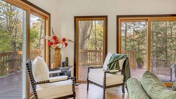 TV, fireplace, video games, table tennis