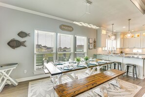 Dining - Walk to Shore: Crystal Beach Escape w/ Deck & Bar! (Crystal Beach)
