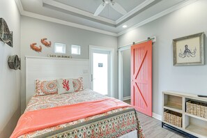 4 bedrooms, Internet, bed sheets - Walk to Shore: Crystal Beach Escape w/ Deck & Bar! (Crystal Beach)