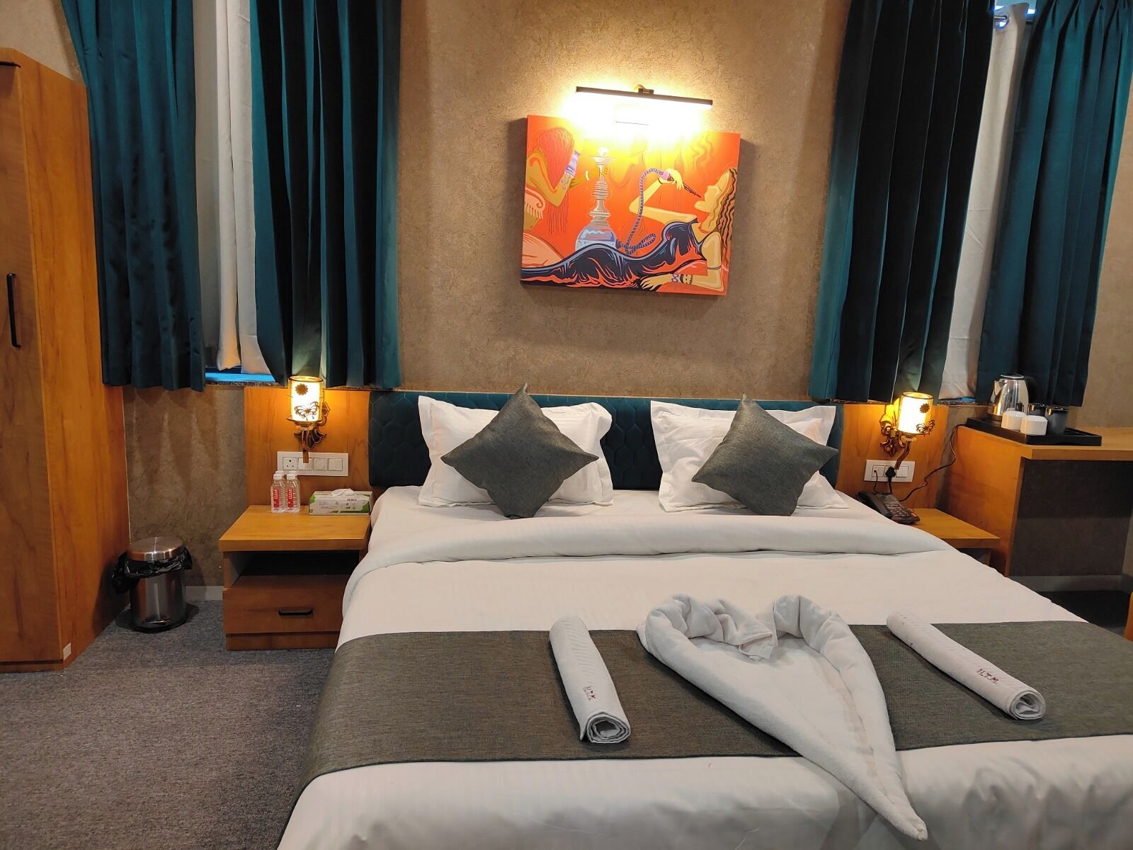 Standard Room, City View | Desk, free WiFi