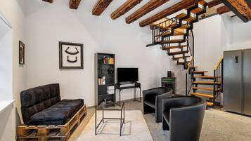 Televisión, chimenea