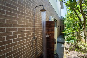 Property grounds - Fresh, Modern Escape, Minutes to the Beach (Ocean Grove)