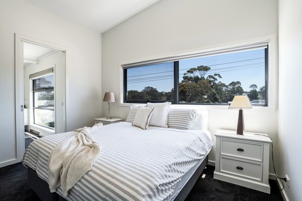 Room - Fresh, Modern Escape, Minutes to the Beach (Ocean Grove)