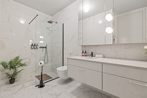 Bathroom - Central Well-Rated Apartment Reykjavík (Reykjavík)