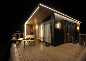 Outdoor dining - Kestrel Retreat S-Pod 4 (Millom)