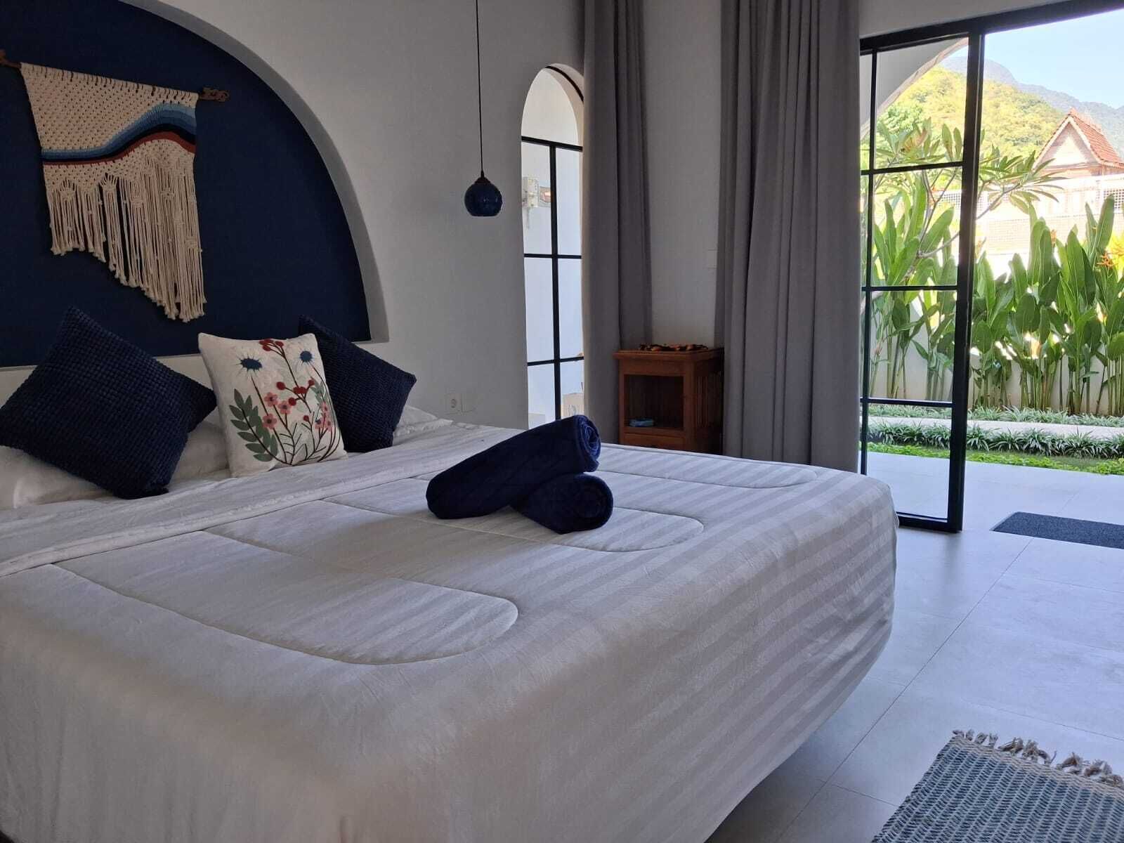 Vila conforto, 1 quarto, cozinha, vista para o jardim | Espaço de trabalho para notebook, cortinas blackout, Wi-Fi de cortesia
