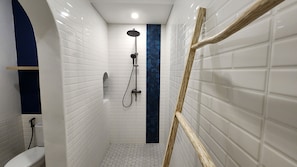 Panoramic Villa, 1 Bedroom, Kitchen, Mountain View | Bathroom | Shower, towels - Bnaya Villa Riverside (Karangasem)