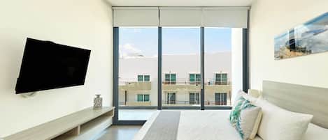 2 habitaciones, caja de seguridad en la habitación y escritorio