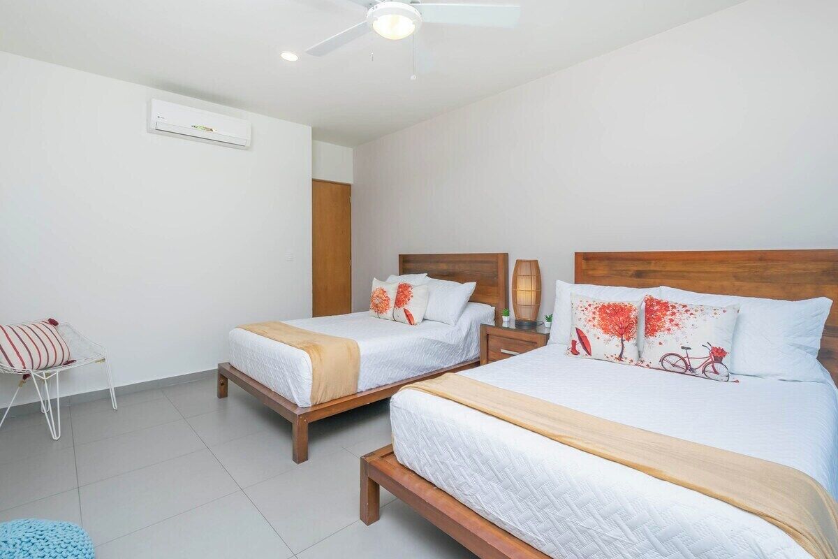 2 bedrooms, in-room safe, desk, iron/ironing board