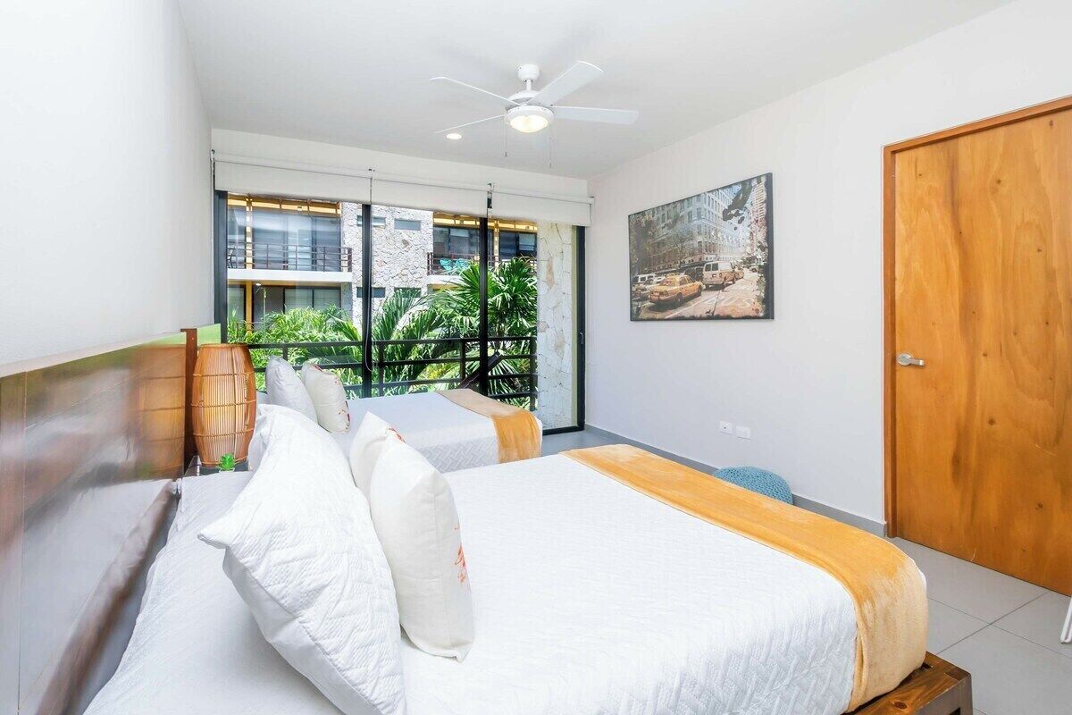 2 Schlafzimmer, Zimmersafe, Schreibtisch, Bügeleisen/Bügelbrett