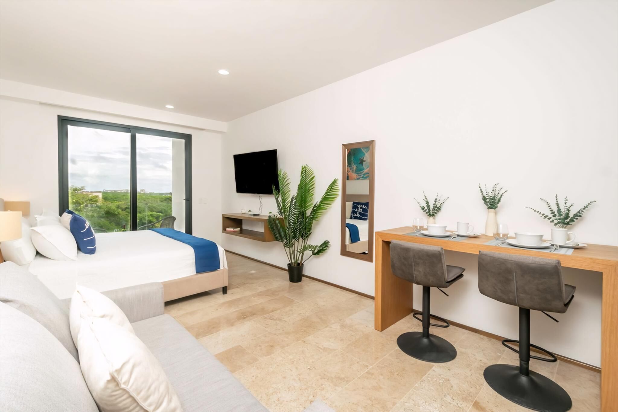 In-room safe, desk, iron/ironing board, free WiFi