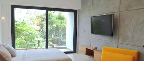 1 Schlafzimmer, Zimmersafe, Schreibtisch, Bügeleisen/Bügelbrett