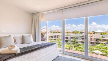 2 bedrooms, in-room safe, desk, iron/ironing board
