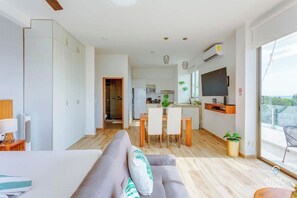 Unclassified image, 3 of 25, button - Ocean-view studio w/ gym, pool & balcony (Playa del Carmen)