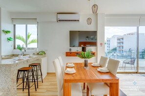 Unclassified image, 4 of 25, button - Ocean-view studio w/ gym, pool & balcony (Playa del Carmen)