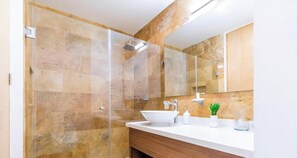 Haartrockner, Seife, Shampoo