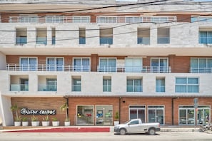 Unclassified image, 3 of 50, button - 2BR w/ dual pools, near beach & 5th Ave (Playa del Carmen)