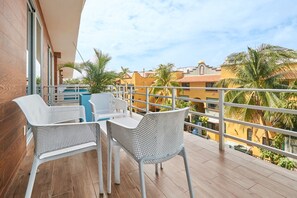 Property grounds - 2BR w/ dual pools, near beach & 5th Ave (Playa del Carmen)