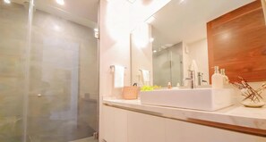 Hair dryer, soap, shampoo - Steps to 5th Ave | Dual Pools | Beach Proximity (Playa del Carmen)