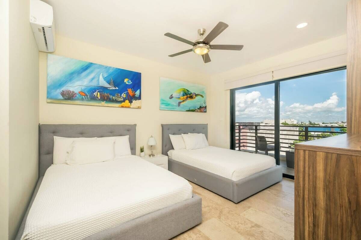 2 bedrooms, in-room safe, desk, iron/ironing board