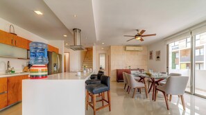 Dining - Rooftop Terrace w/ Spa & Pool, 3 Blocks to Beach (Playa del Carmen)