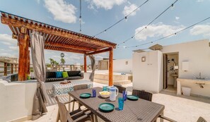 Outdoor dining - Rooftop Terrace w/ Spa & Pool, 3 Blocks to beach (Playa del Carmen)