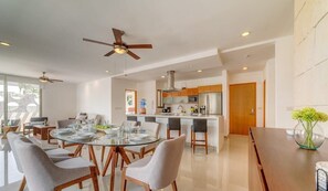 Dining - Rooftop Terrace w/ Spa & Pool, 3 Blocks to beach (Playa del Carmen)