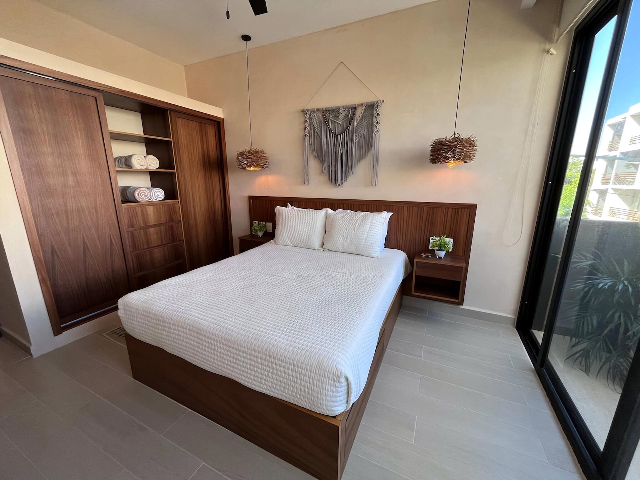 1 bedroom, in-room safe, desk, iron/ironing board