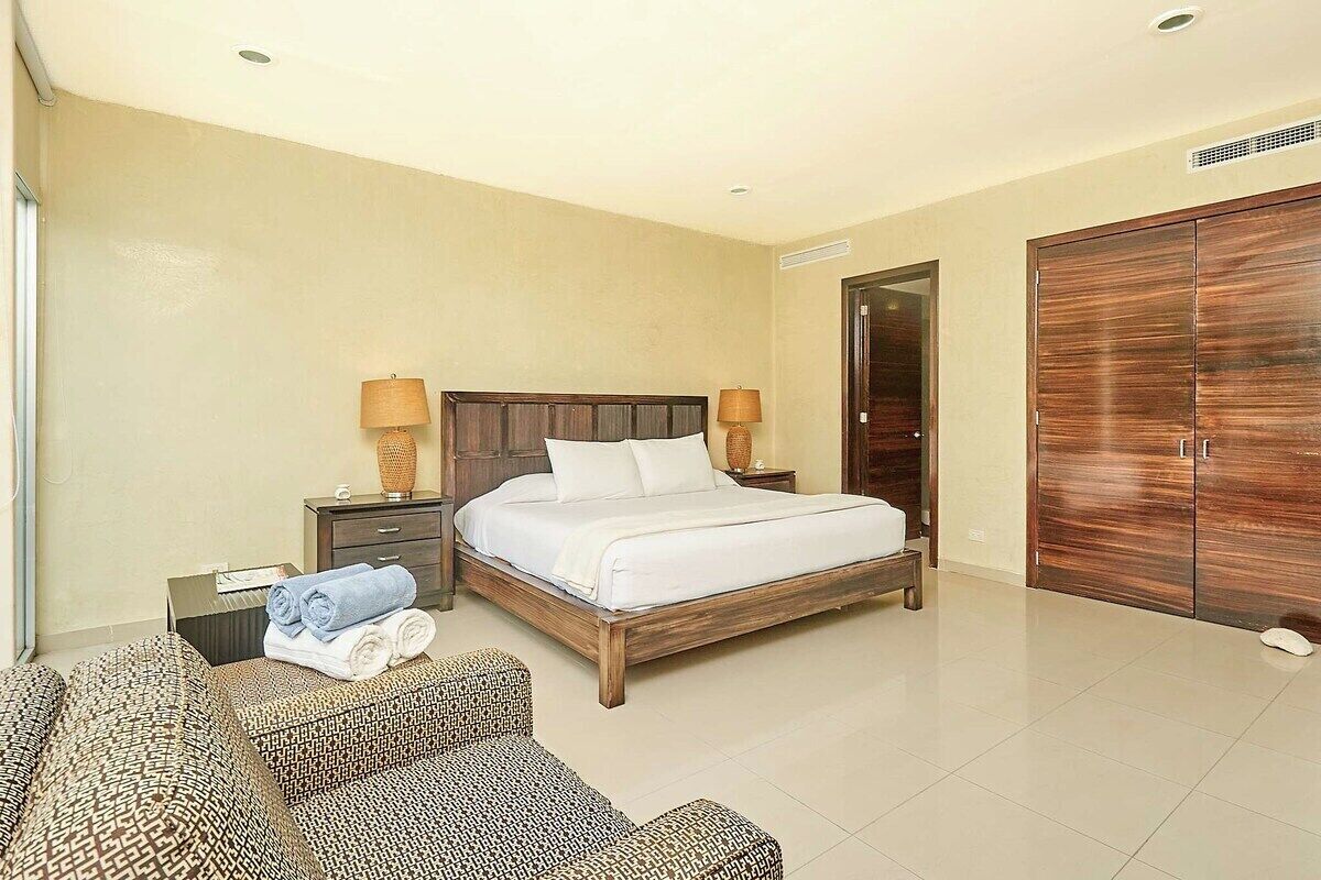3 Schlafzimmer, Zimmersafe, Schreibtisch, Bügeleisen/Bügelbrett