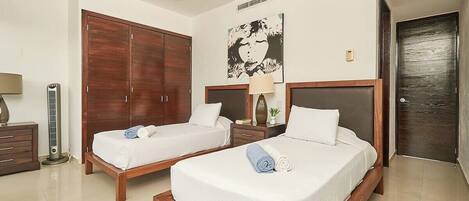 3 bedrooms, in-room safe, desk, iron/ironing board