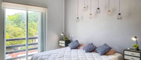 2 bedrooms, desk, iron/ironing board, free WiFi